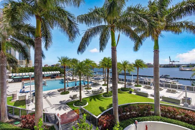 400 Alton Road 706, Miami Beach, FL 33139