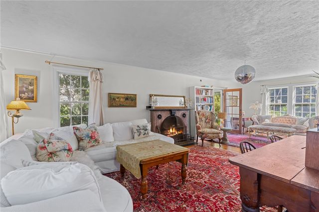 1220 Hope Street, Bristol, RI 02809