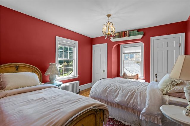 1220 Hope Street, Bristol, RI 02809