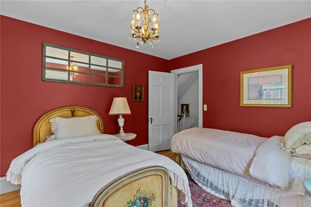 1220 Hope Street, Bristol, RI 02809