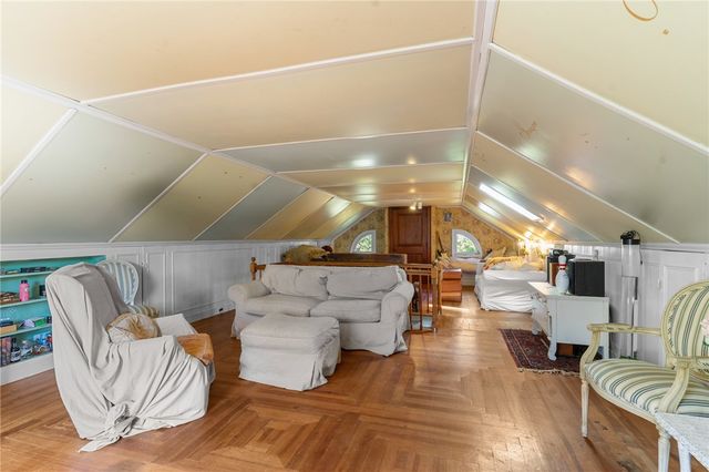 1220 Hope Street, Bristol, RI 02809