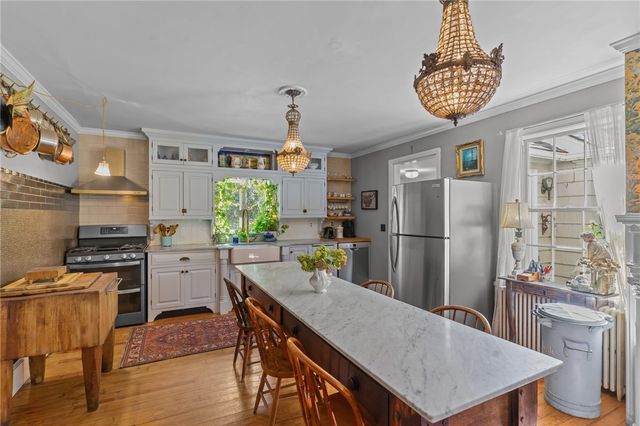 1220 Hope Street, Bristol, RI 02809