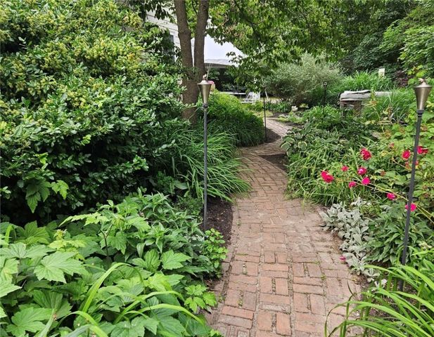 1220 Hope Street, Bristol, RI 02809