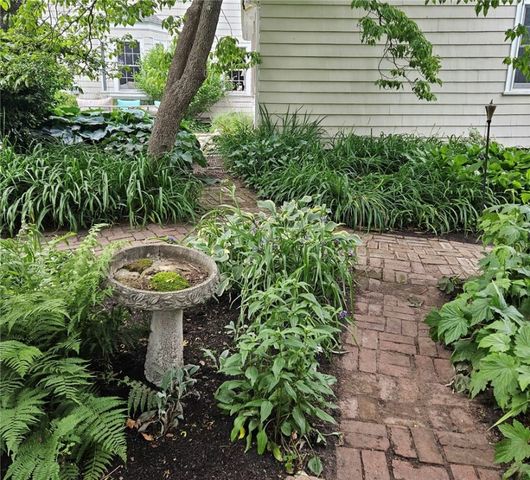 1220 Hope Street, Bristol, RI 02809