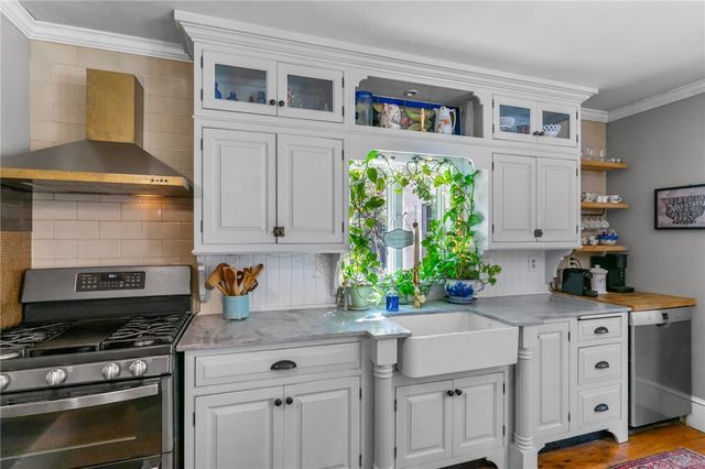 1220 Hope Street, Bristol, RI 02809