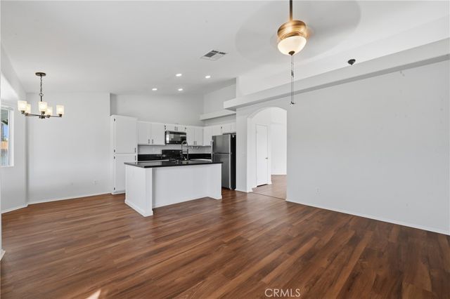 9150 Senna Court, Fontana, CA 92335