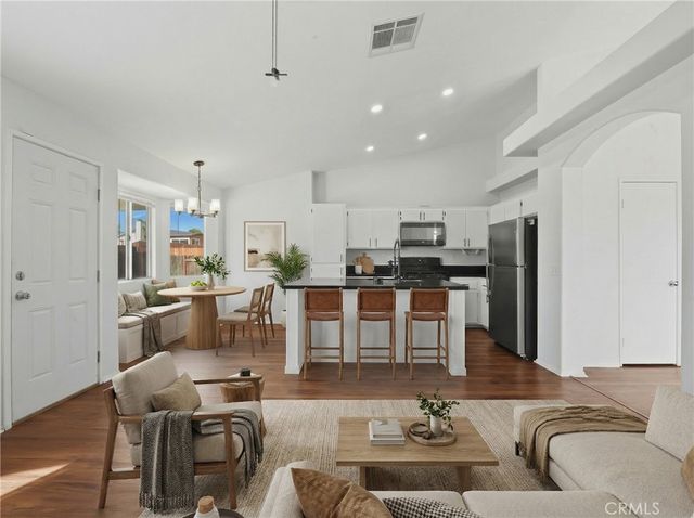 9150 Senna Court, Fontana, CA 92335