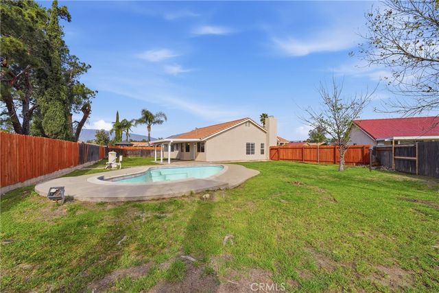 9150 Senna Court, Fontana, CA 92335