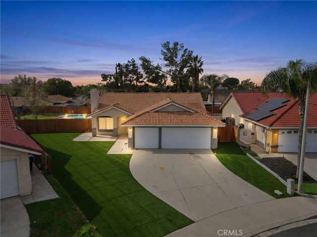 9150 Senna Court, Fontana, CA 92335