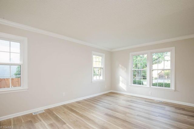 4302 Oak Hollow Drive, High Point, NC 27265