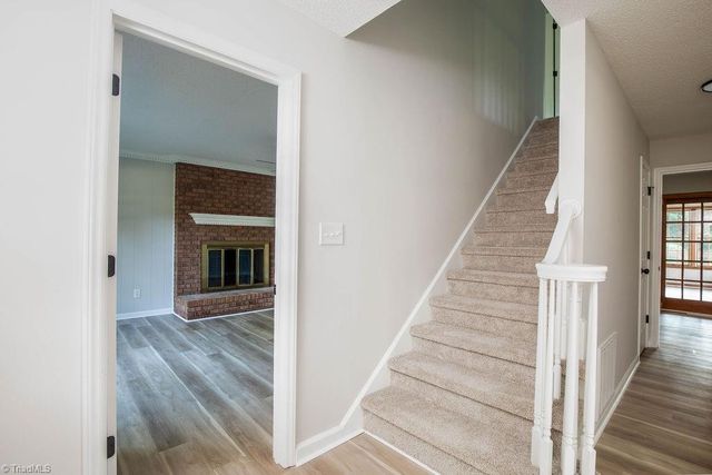 4302 Oak Hollow Drive, High Point, NC 27265