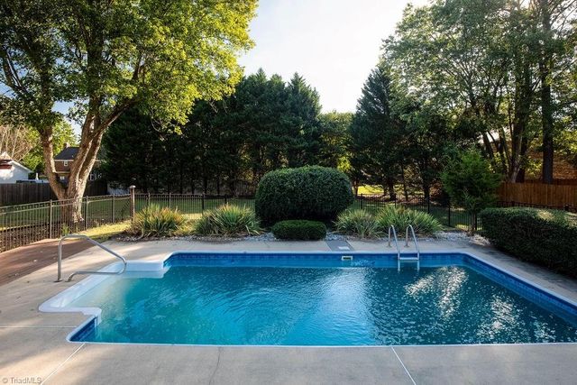 4302 Oak Hollow Drive, High Point, NC 27265