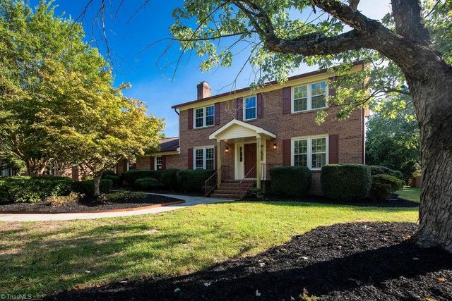 4302 Oak Hollow Drive, High Point, NC 27265