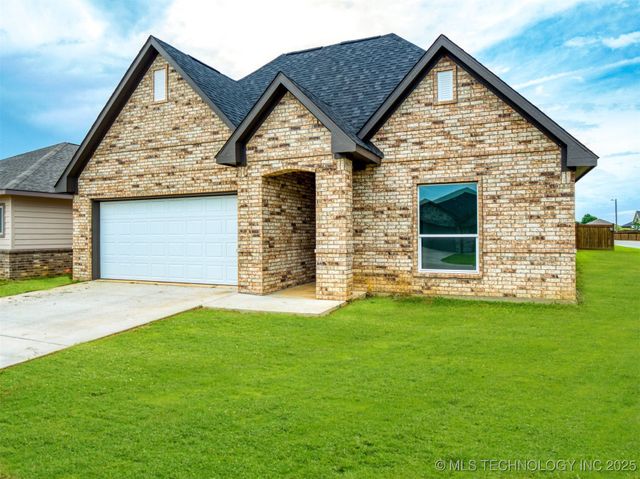 1197 Wild Indigo Circle, Calera, OK 74730