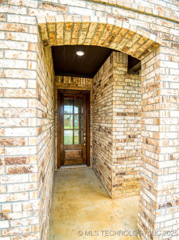 1197 Wild Indigo Circle, Calera, OK 74730