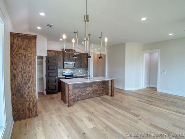 1197 Wild Indigo Circle, Calera, OK 74730