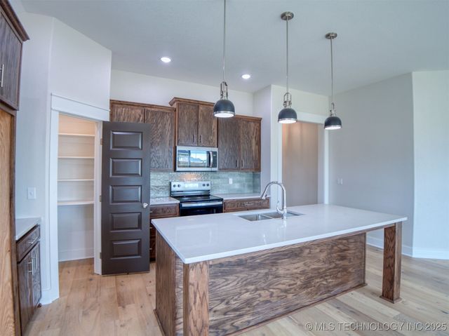 1197 Wild Indigo Circle, Calera, OK 74730