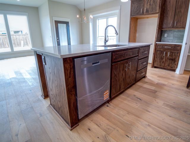 1197 Wild Indigo Circle, Calera, OK 74730