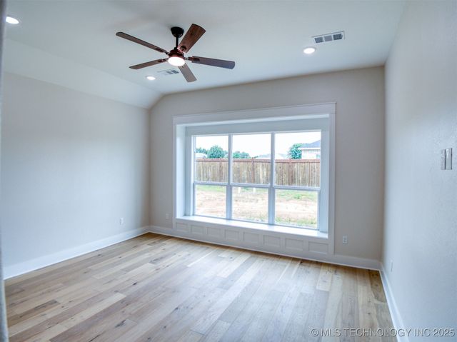 1197 Wild Indigo Circle, Calera, OK 74730