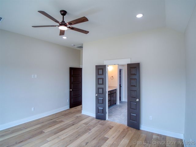 1197 Wild Indigo Circle, Calera, OK 74730