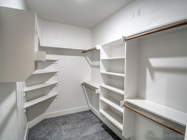 1197 Wild Indigo Circle, Calera, OK 74730