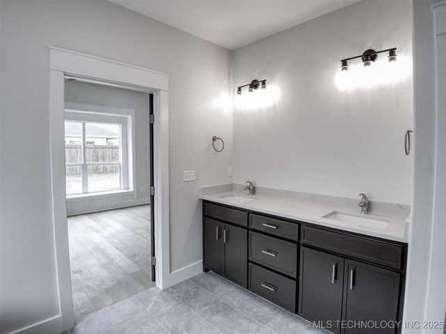 1197 Wild Indigo Circle, Calera, OK 74730