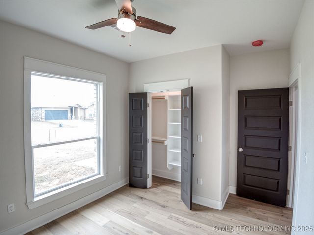 1197 Wild Indigo Circle, Calera, OK 74730