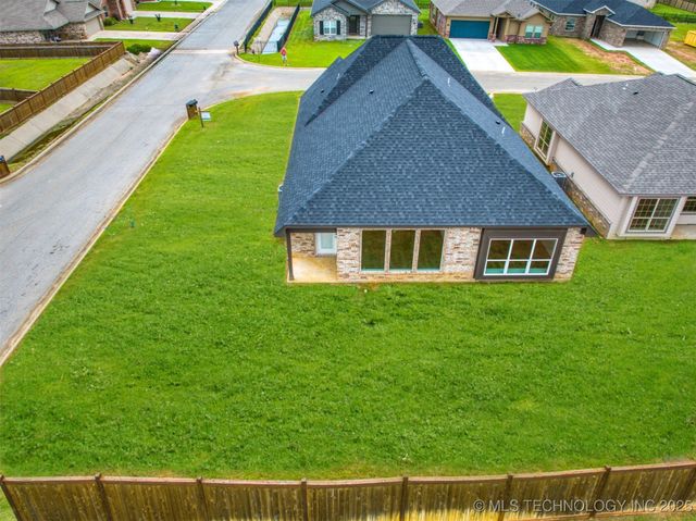 1197 Wild Indigo Circle, Calera, OK 74730