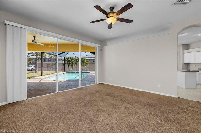 2137 SW 11th CT, Cape Coral, FL 33991