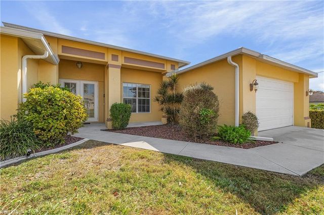 2137 SW 11th CT, Cape Coral, FL 33991
