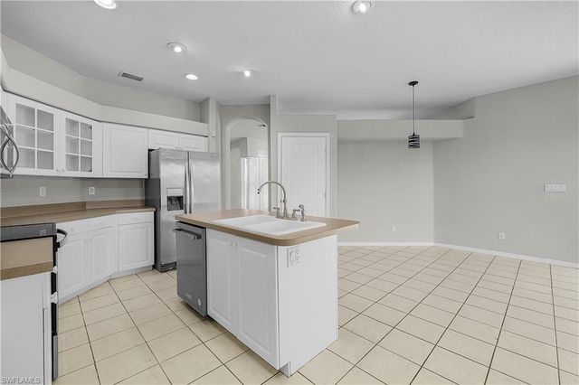 2137 SW 11th CT, Cape Coral, FL 33991