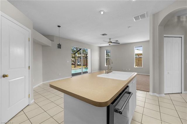 2137 SW 11th CT, Cape Coral, FL 33991