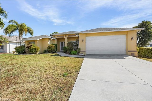 2137 SW 11th CT, Cape Coral, FL 33991