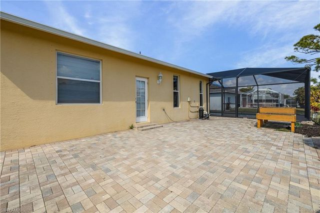 2137 SW 11th CT, Cape Coral, FL 33991
