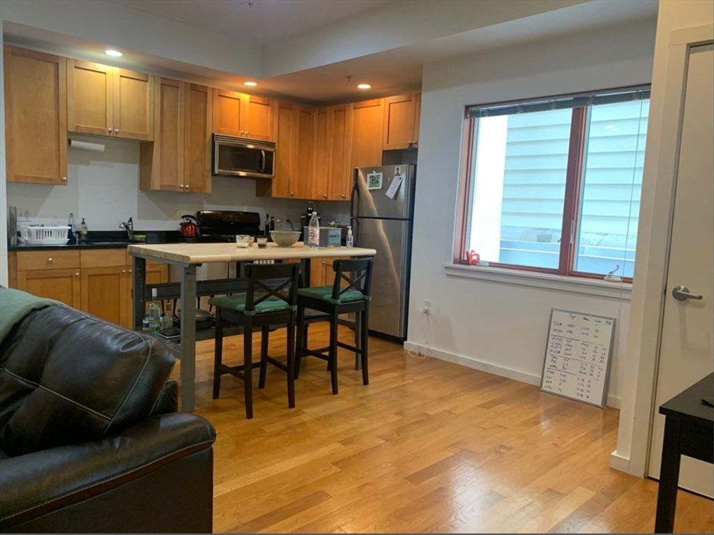 2 Beech Street 301, Cambridge, MA 02140