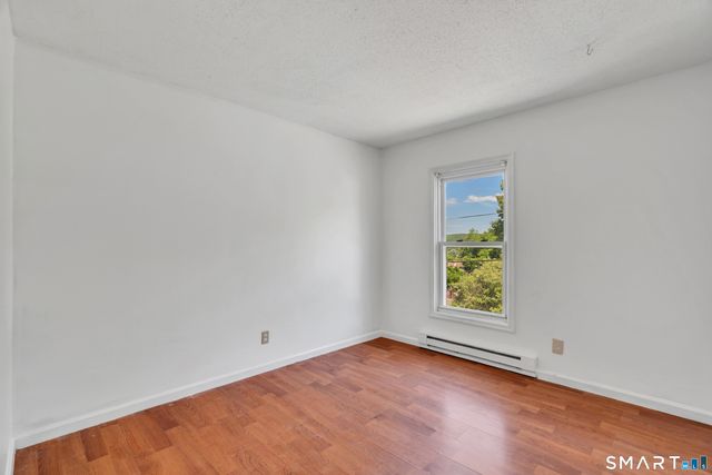 245 Colonial Avenue 16A, Waterbury, CT 06704