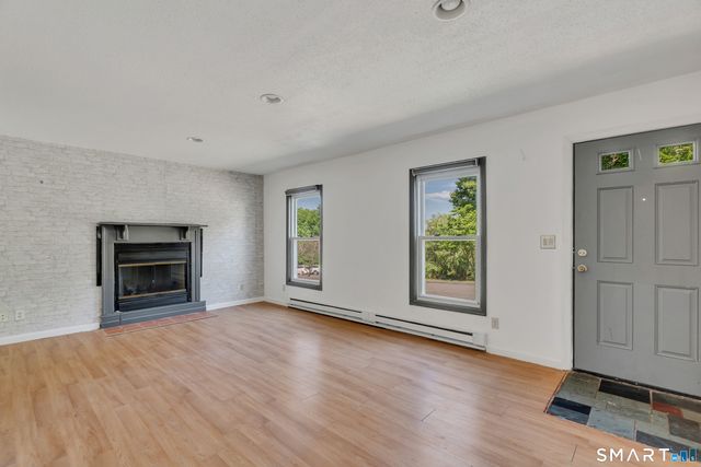 245 Colonial Avenue 16A, Waterbury, CT 06704