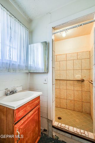 124 TOLEDO Place, El Paso, TX 79905