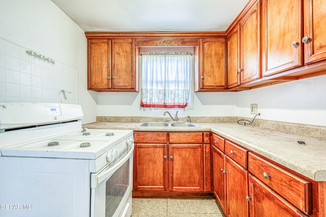 124 TOLEDO Place, El Paso, TX 79905