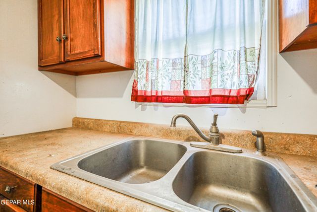 124 TOLEDO Place, El Paso, TX 79905