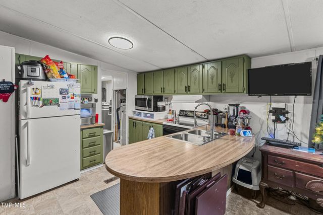 341 Shumate Drive, New Tazewell, TN 37825