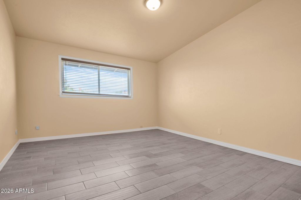 Image 10 of property listing at 1357 W GARDEN Circle, Mesa, AZ 85201