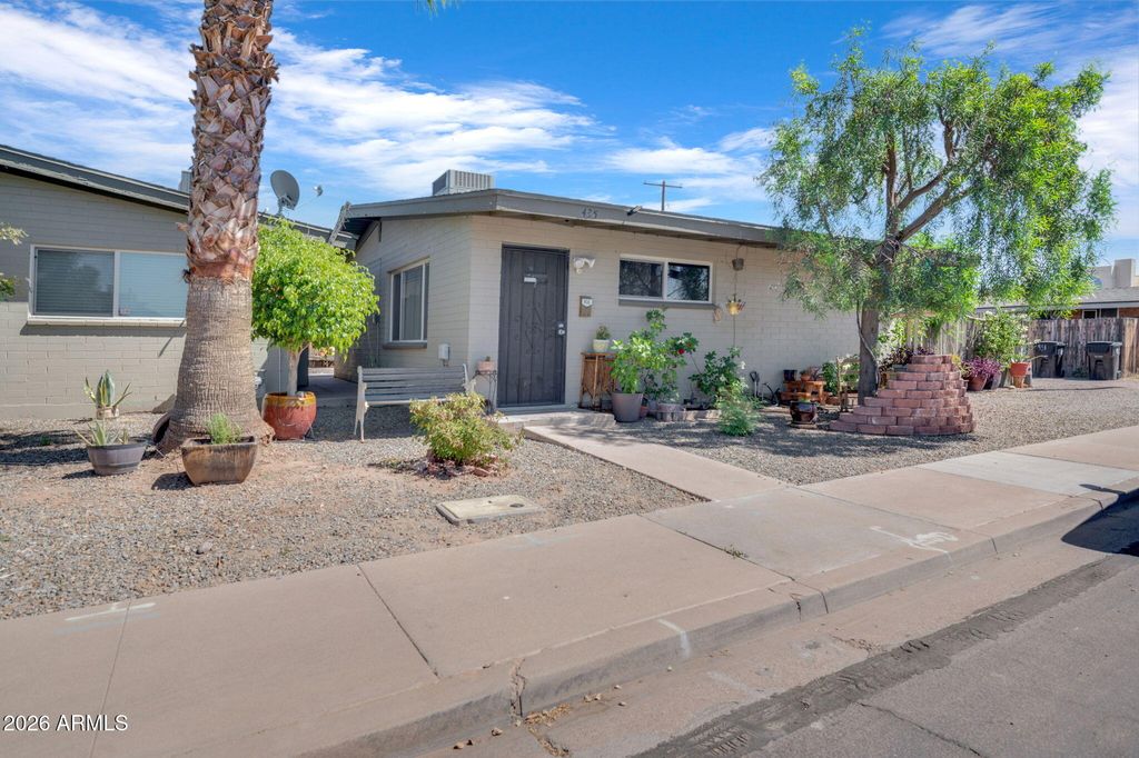 Image 4 of property listing at 1357 W GARDEN Circle, Mesa, AZ 85201