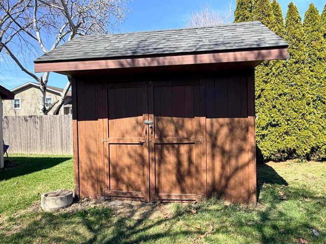 1604 W 99th Place, Crown Point, IN 46307