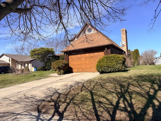 1604 W 99th Place, Crown Point, IN 46307