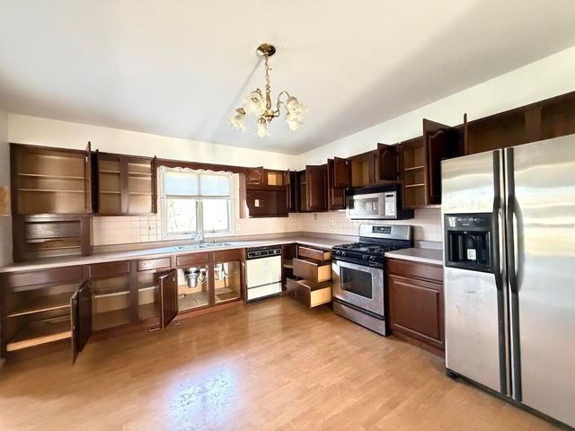 1604 W 99th Place, Crown Point, IN 46307