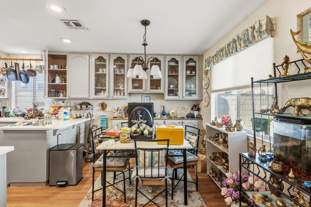 7325 Sunsilver Ln, Sacramento, CA 95828