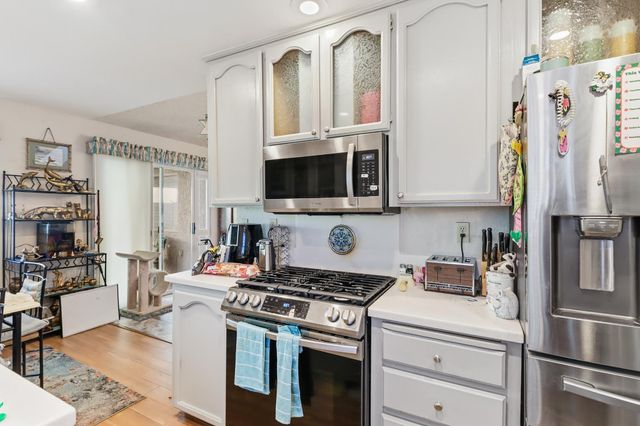 7325 Sunsilver Ln, Sacramento, CA 95828