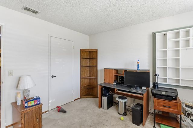 7325 Sunsilver Ln, Sacramento, CA 95828