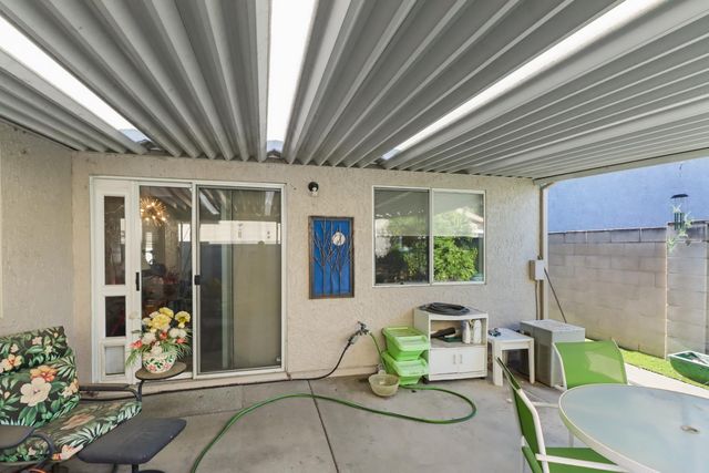 7325 Sunsilver Ln, Sacramento, CA 95828